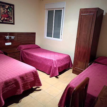 Hostal El Lirio Bollullos Par del Condado Buitenkant foto