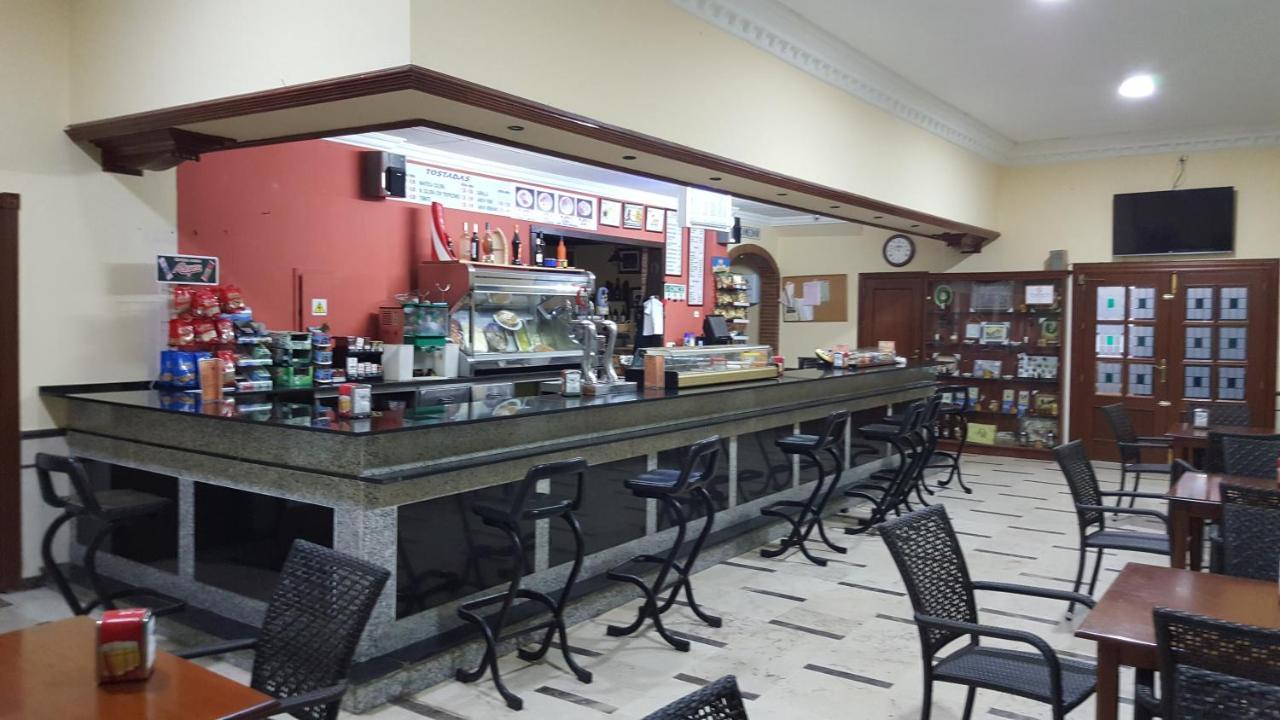 Hostal El Lirio Bollullos Par del Condado Buitenkant foto