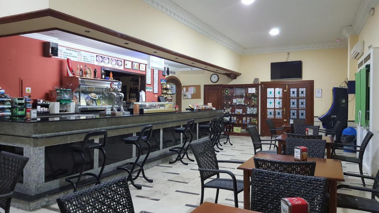 Hostal El Lirio Bollullos Par del Condado Buitenkant foto