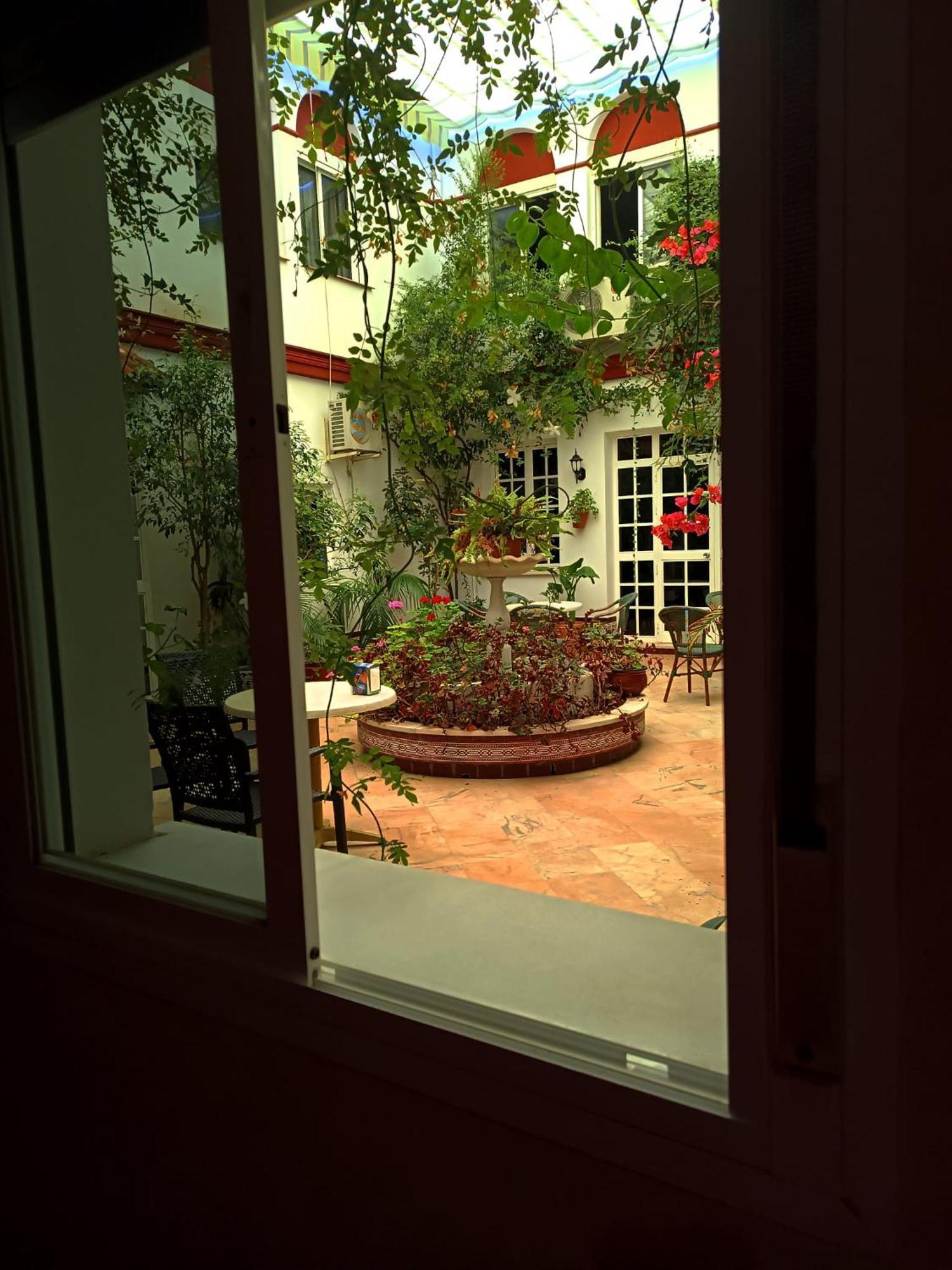 Hostal El Lirio Bollullos Par del Condado Buitenkant foto