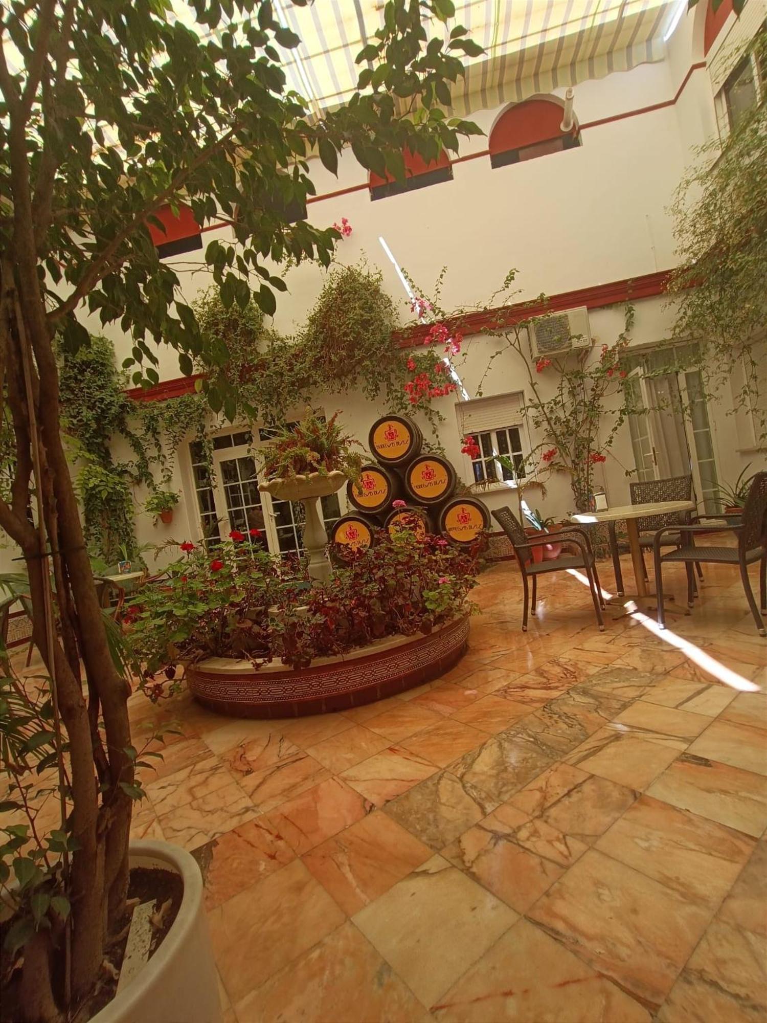 Hostal El Lirio Bollullos Par del Condado Buitenkant foto